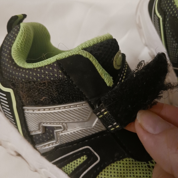 Athletic Works light up toddler sneakers - Picture 6 of 16